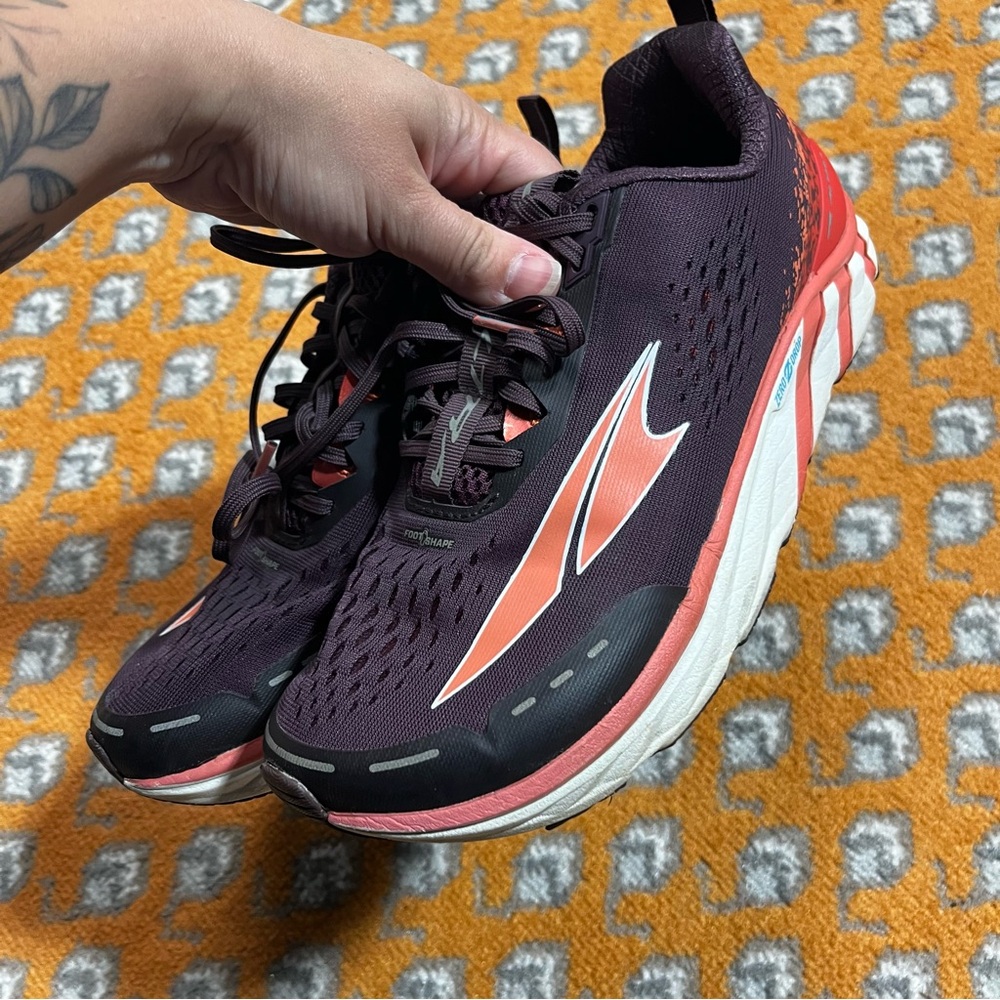 Purple and Orange Torin Foot Shape Athletic Sneakers Size 8